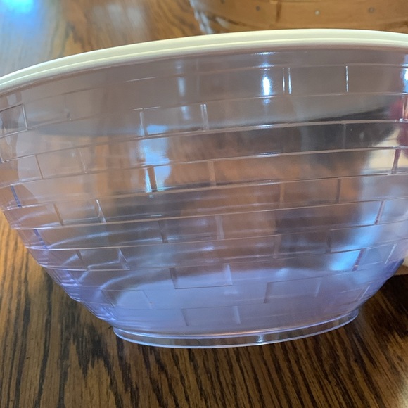 Longaberger 11" Bowl Basket with liner and lidded protector - Picture 12 of 16